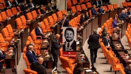 Arınç’tan TBMM Başkanı Kurtulmuş’a Can Atalay uyarısı: AYM’nin bu kadar kesin ve kati kararlarına karşı direnmenin hiçbir haklı gerekçesi yoktur”