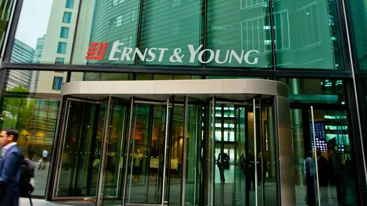 EY Geleceğin Tüketicisi Endeksi: ‘Tüketiciler dijital ve fiziksel deneyim arasında denge arıyor…’