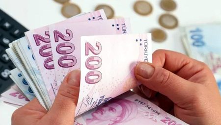 Asgari ücretli çalışanların maaşları 8 ayda 5 bin 430 lira değer kaybetti