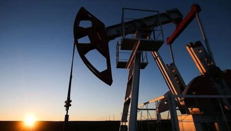 Libya limanlarından petrol ihracatı durdu, üretim kısıtlandı